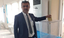 Kırkağaç MHP'de Halil Boğaz güven tazeledi