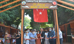 Turgutlu'da 'El emeği halk pazarı' açıldı