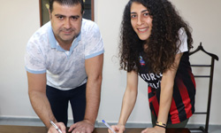 Zeliha Öter bir yıl daha Turgutlu Belediyespor'da