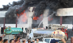 Manisa'daki mobilya fabrikası yangını kontrol altına alındı